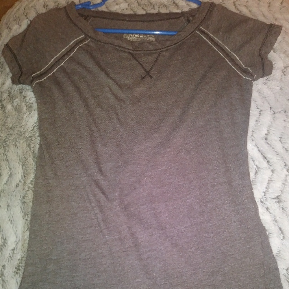 Mossimo tee - Picture 2 of 3